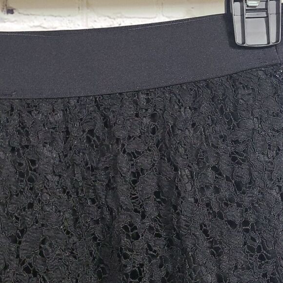 LC Lauren Conrad Boho Chic Soft Black Lace Overlay Swing Lined Skirt XS - Picture 5 of 9